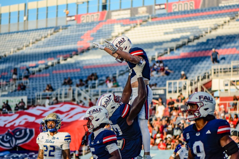 Florida Atlantic trounces Tulsa in homecoming win