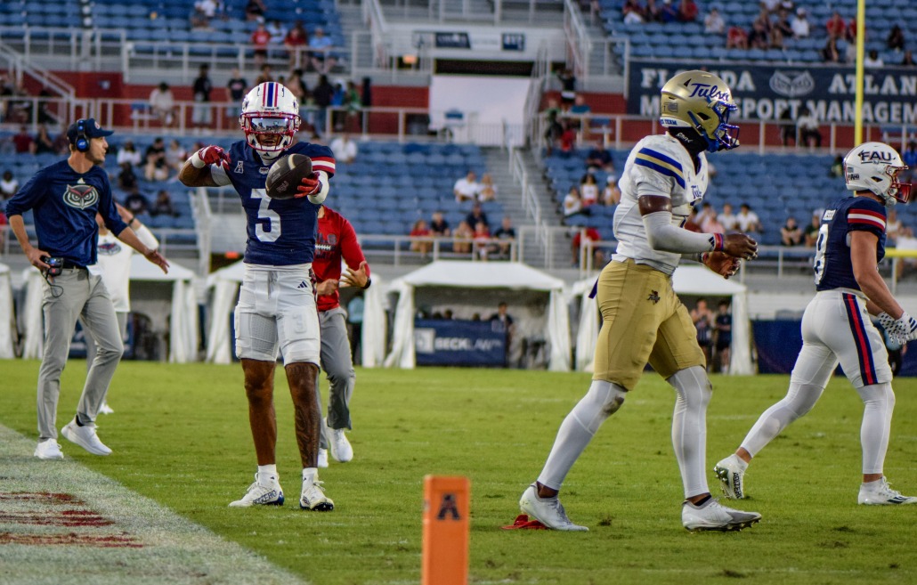 Will both FIU and FAU finish 2025 with bowl eligibility?