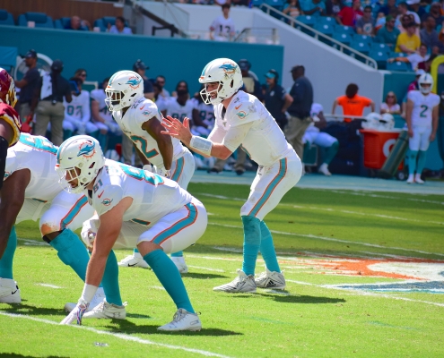 Josh Rosen out, Ryan Fitzpatrick in for Dolphins