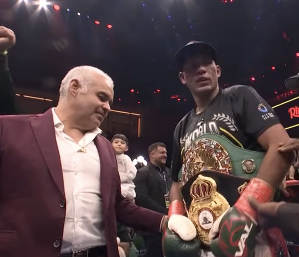 David Benavidez takes down Anthony Yarde in seven rounds, keeping his title and other notes from the Ring IV: Night of Champions