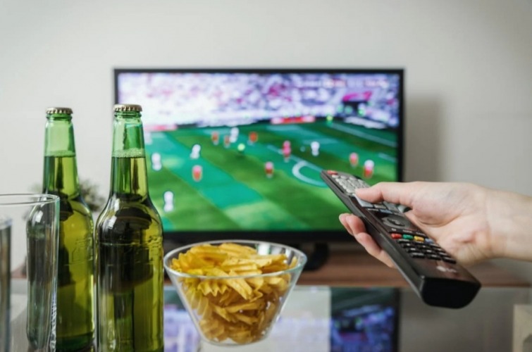 Online Casinos and Football Go Hand in Hand - Here’s How
