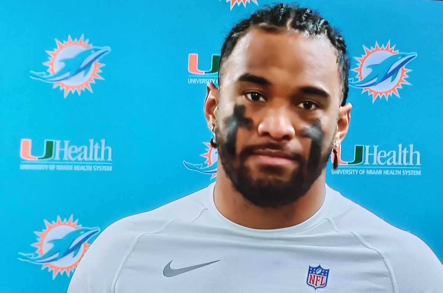 Tua Tagovailoa failed again to deliver a season-saving win for the Dolphins in a 25-18 drubbing by the Steelers.