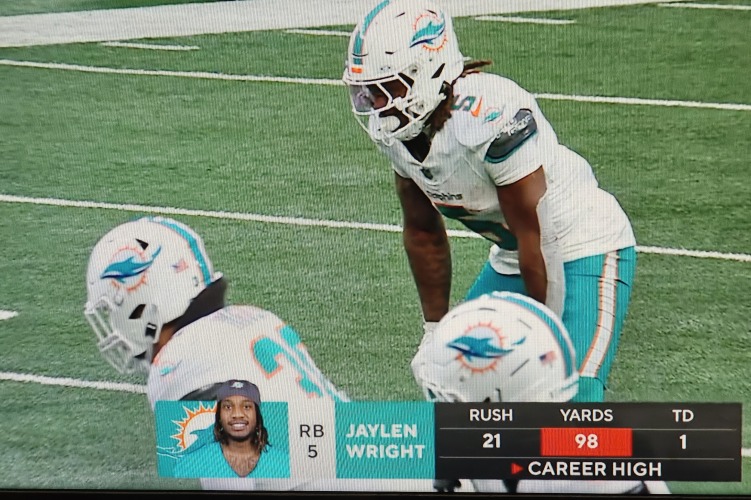 Jaylen Wright had his best game as a pro, rushing for 107 yards against the Jets.