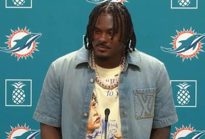 Dolphins Finally Win, and Ollie Gordon and Caleb Douglas Head Into Patriots Week as the Names to Watch